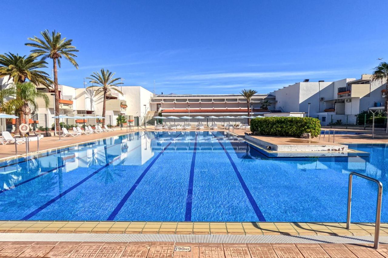Stunning Lovely Flat With Pool And Strong Wi-Fi, 31 Arona  Zewnętrze zdjęcie