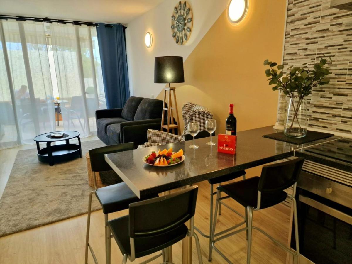 Stunning Lovely Flat With Pool And Strong Wi-Fi, 31 Arona  Zewnętrze zdjęcie