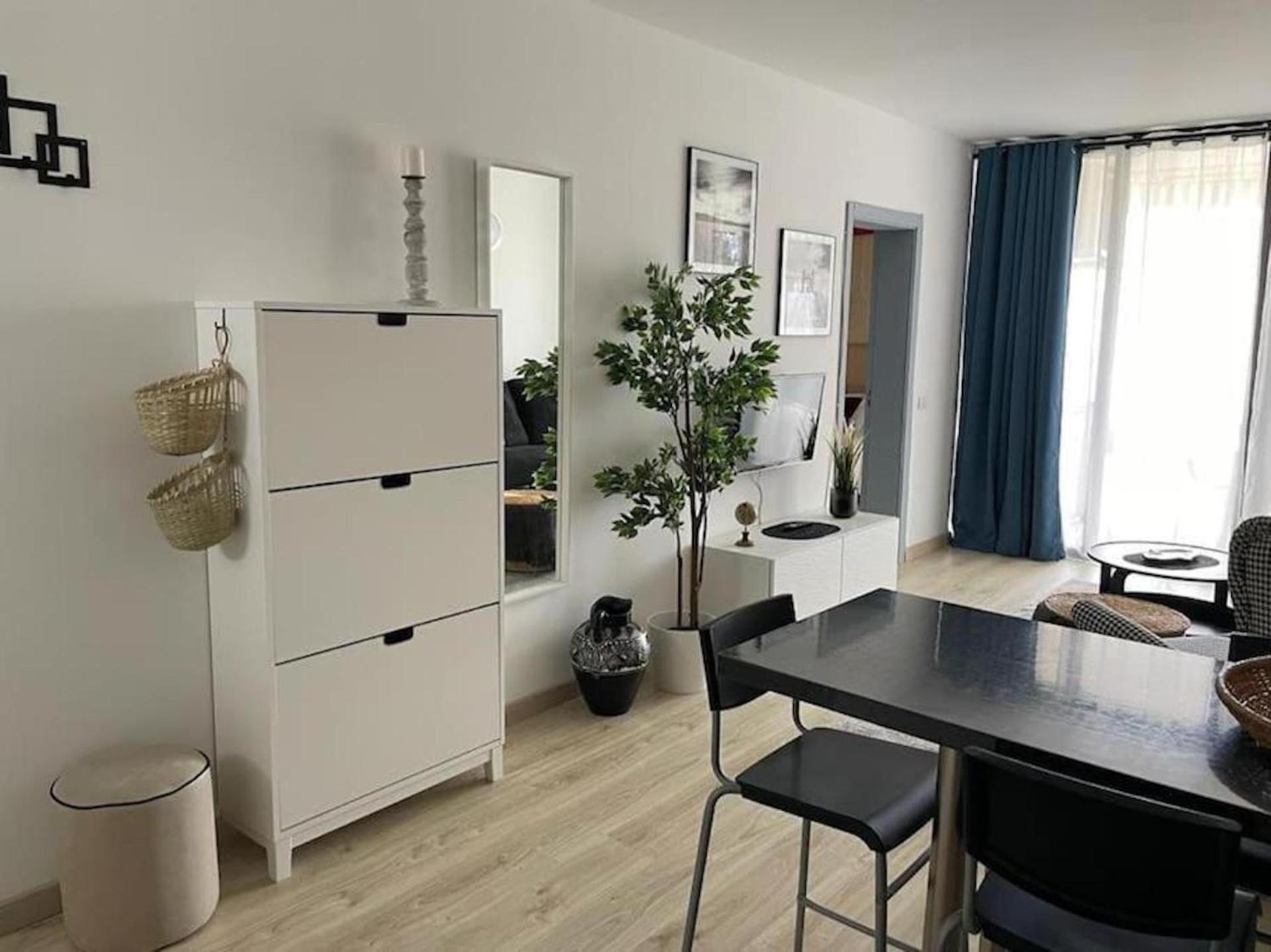 Stunning Lovely Flat With Pool And Strong Wi-Fi, 31 Arona  Zewnętrze zdjęcie